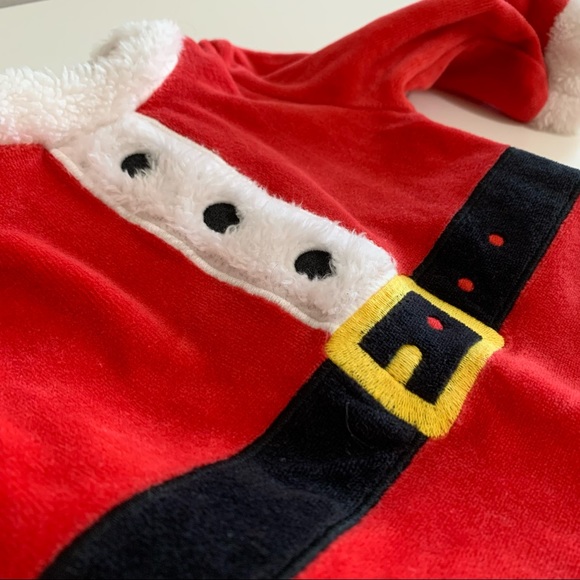 ⭐️3 for $12⭐️ Carter’s Santa Suit and hat - Picture 3 of 6